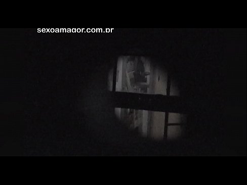 ❤️ Blondie ezkutuan grabatzen du auzoko voyeur batek adreilu hutsen atzean ezkutatuta ❤️❌ Sexu bideoa %eu.desixxxtube.ruan ️❤